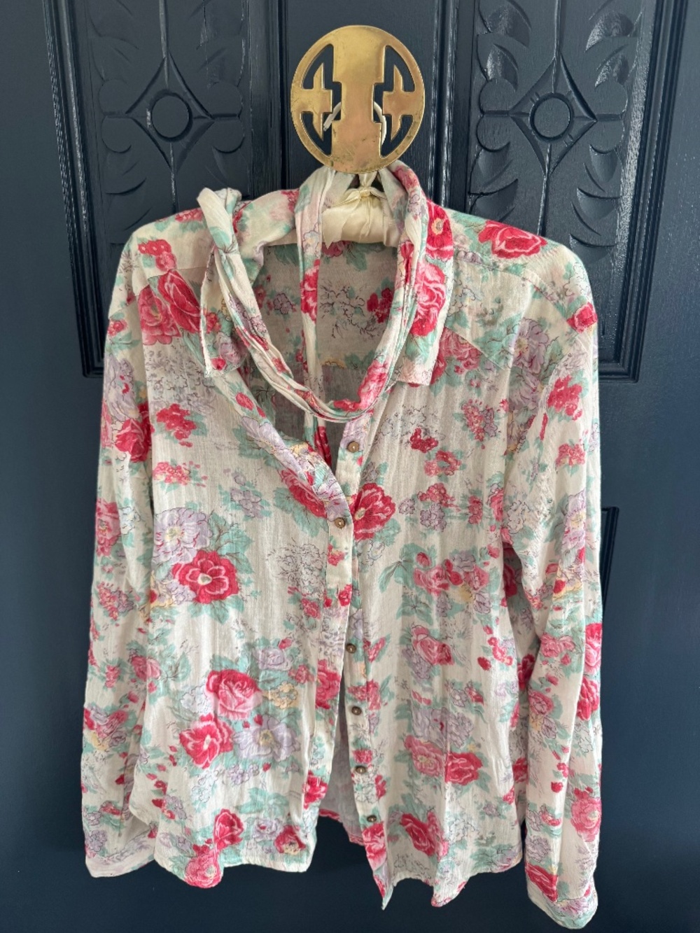 Maison Hotel Georgia Blouse in Candy Roses Floral Shirt  with neck tie/ belt